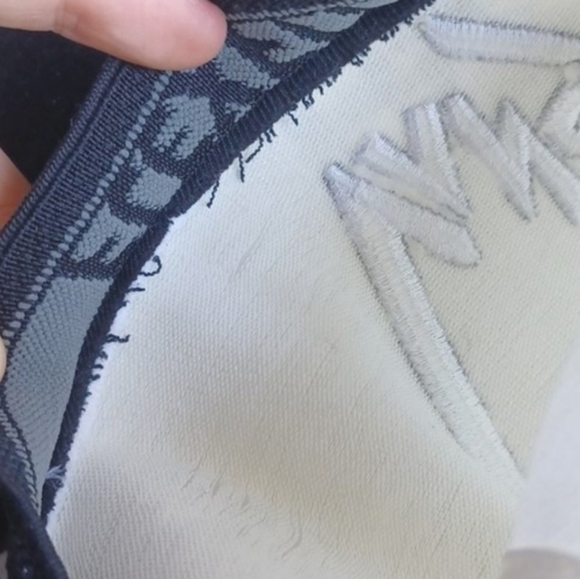 Vans 'off the wall' white and black flex fit hat Small/medium graffiti vans hat - Picture 6 of 15